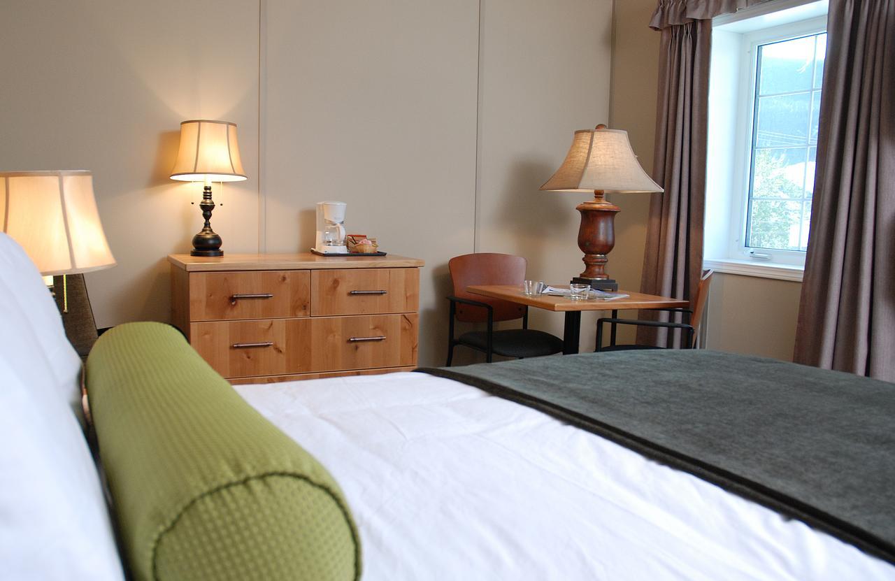 Triple J Hotel Dawson City Eksteriør bilde