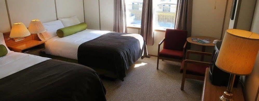 Triple J Hotel Dawson City Eksteriør bilde